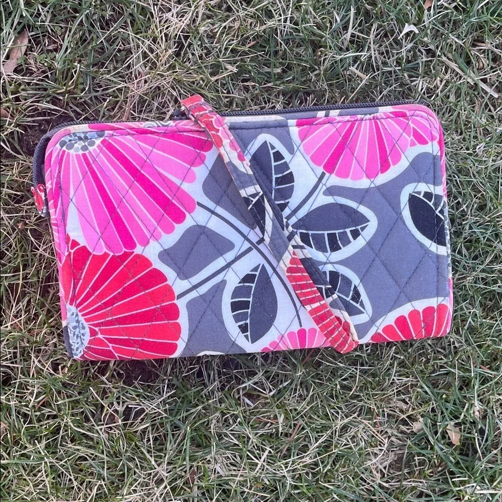 Vera Bradley wallet Stylish Pink and Gray Women's Bag